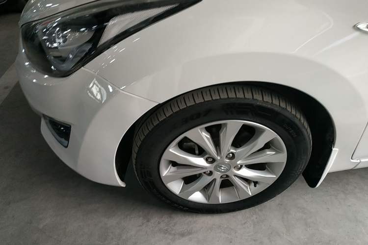 Used Hyundai Elantra 2016 1.6L Automatic Smart Version
