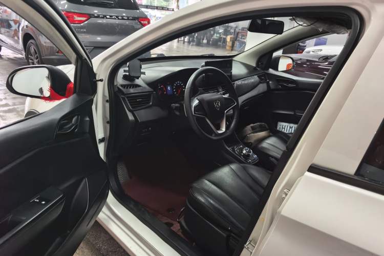 Used Baojun 310W 2018 1.5L Automatic Fashion Edition China VI
