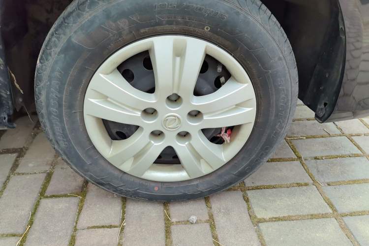 Used FORTHING Lingzhi 2020 M5L 1.6L Base Model 9 Seats
