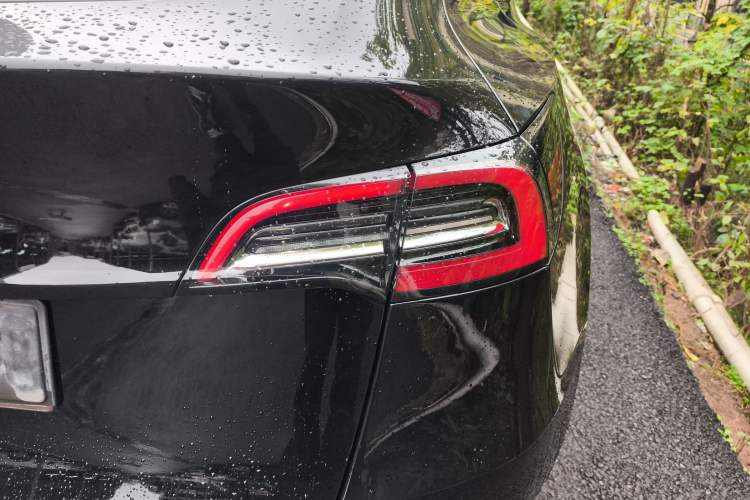 Used Tesla Model Y 2022 Long-Range All-Wheel-Drive Version
