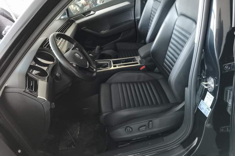 Used Volkswagen Magotan 2018 330TSI DSG Advanced Model
