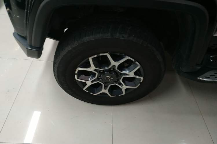 Used  BJ40 2019 PLUS 2.3T Automatic Four-Wheel Drive Premium Edition China VI
