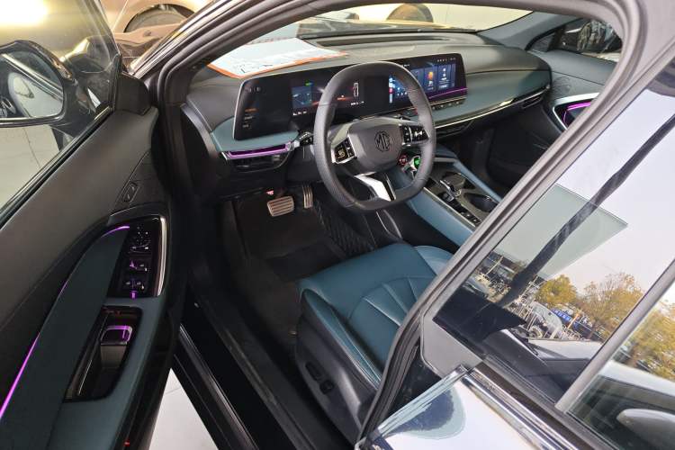 Used MG 7 2023 1.5T DCT Luxurious Supreme Edition
