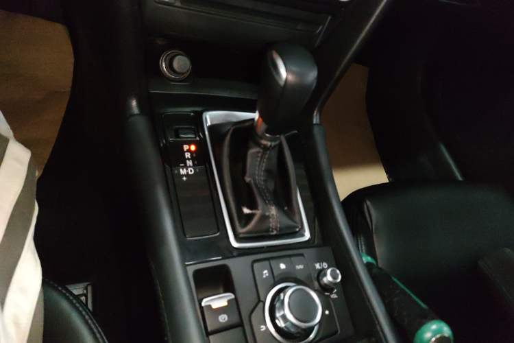 Used Mazda Mazda 3 Axela 2017 Sedan 1.5L Automatic Luxury Model Emission Standard China V
