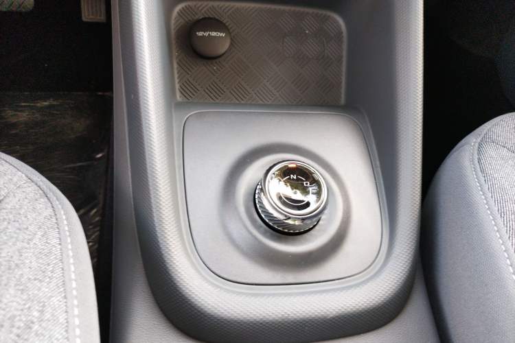 Used Wuling Hongguang New Energy 2025 Extended-Range Hybrid 50 km Utility Version
