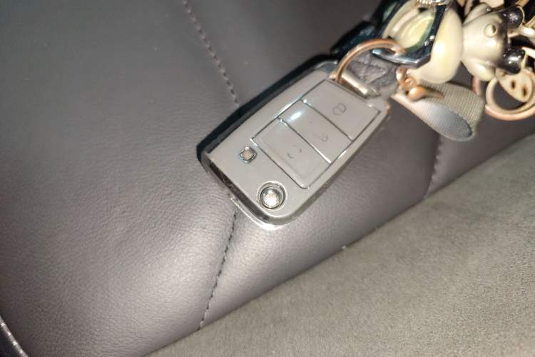 Used Volkswagen Tiguan L 2019 Updated Version 330TSI Automatic Two-Wheel Drive Panoramic Comfort Edition China VI Standard
