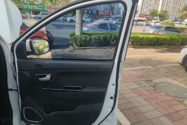 Used SWM X3 2022 1.5L Manual Comfort Version
