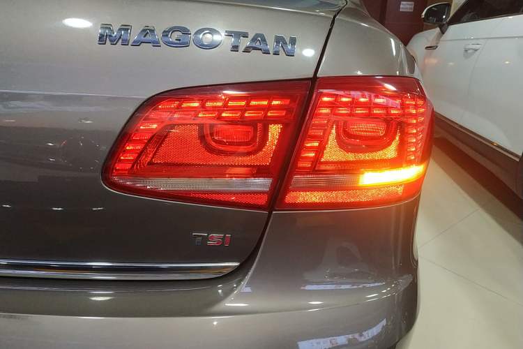 Used Volkswagen Magotan 2016 1.8TSI Smart Comfort Model
