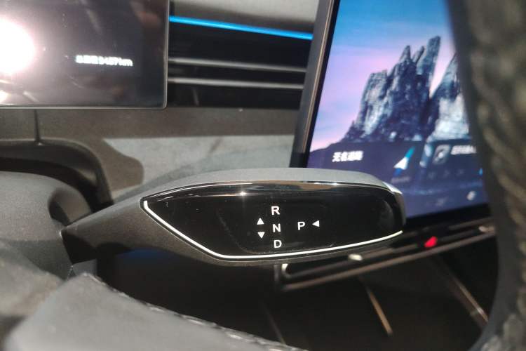 Used Chery Fengyun A8L 2025 1.5 TGDI 145 km Luxury Version