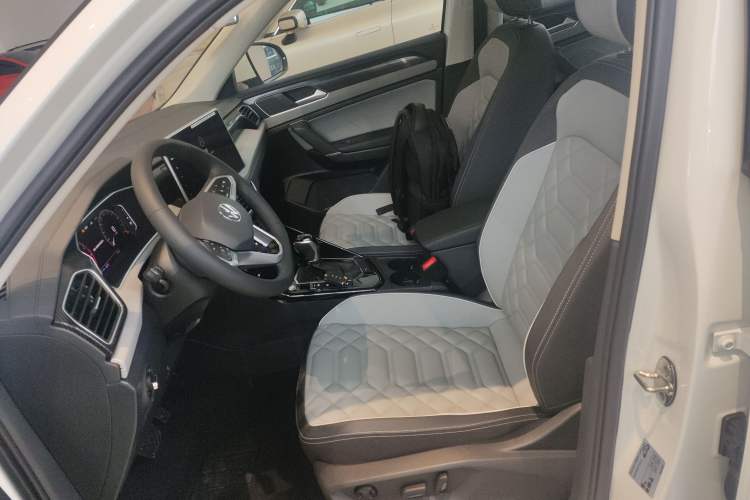 Used Volkswagen Tayron 2025 Facelifted Model, Popular Version, 300TSI