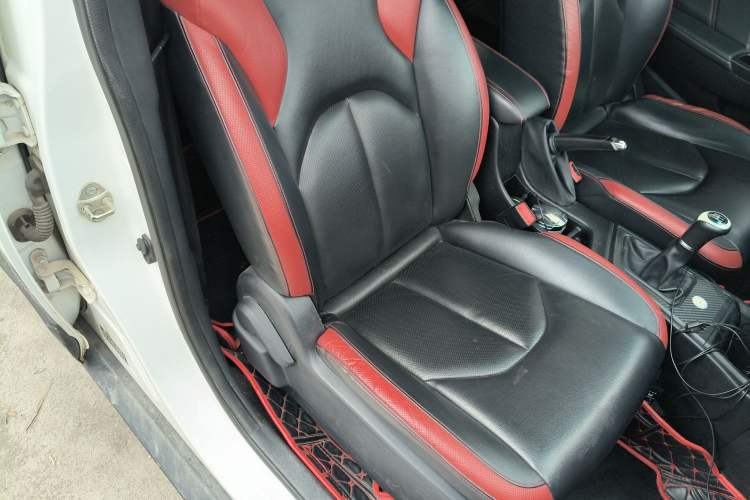 Used Luxgen U5 SUV 2017 1.6L Manual Knight Edition
