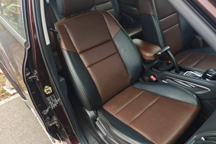 Used JMC Yusheng S350 2016 2.0T Automatic Two-Wheel Drive Gasoline Ultra-Luxury 5-Seater
