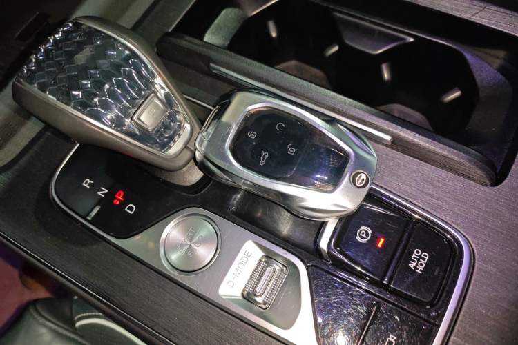 Used GAC Trumpchi GS8 2022 Flagship Series 2.0 TGDI Four-Wheel Drive Luxury Smart Connectivity Version (7 Seats)