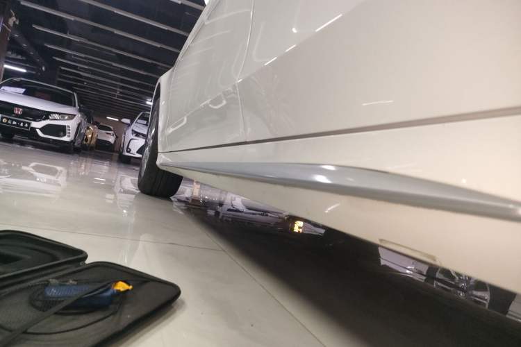 Used Mercedes-Benz C-Class 2017 Facelift C 200 L Sport Edition