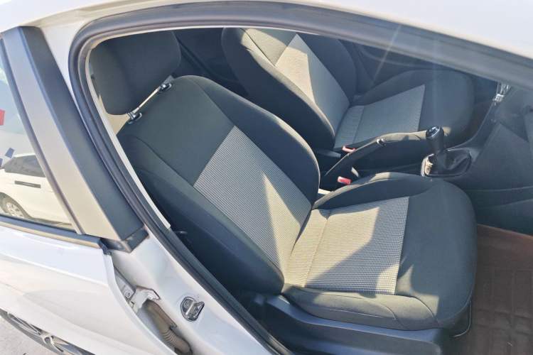 Used Volkswagen Polo 2016 1.4L Manual Fashion Model
