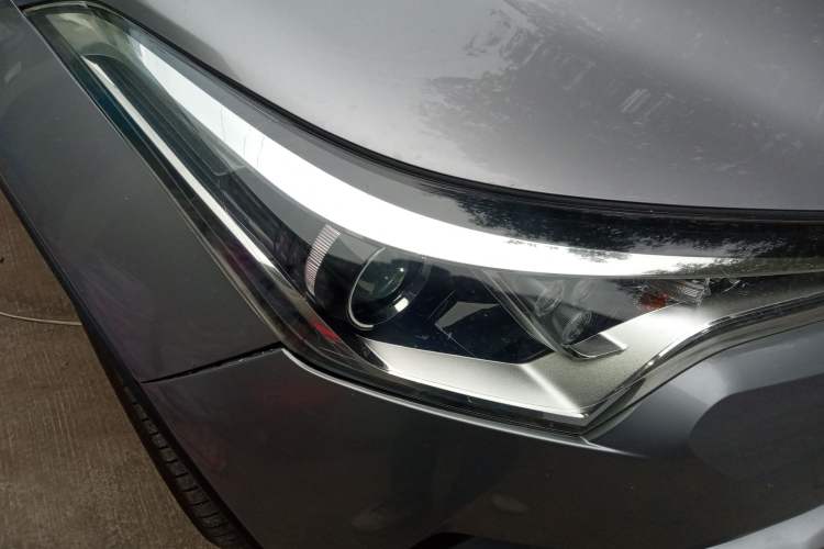 Used Toyota IZOA 2018 2.0L Yichi Version China VI Standard