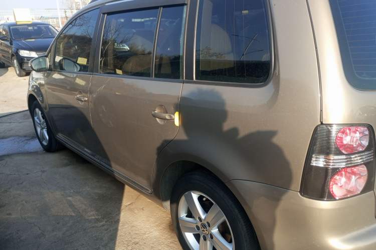 Used Volkswagen Touran 2015 1.4T DSG Comfort Edition 5 Seats