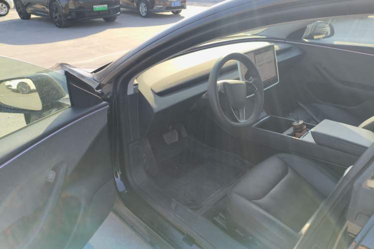 Used Tesla Model 3 2023 Rear-Wheel-Drive Version
