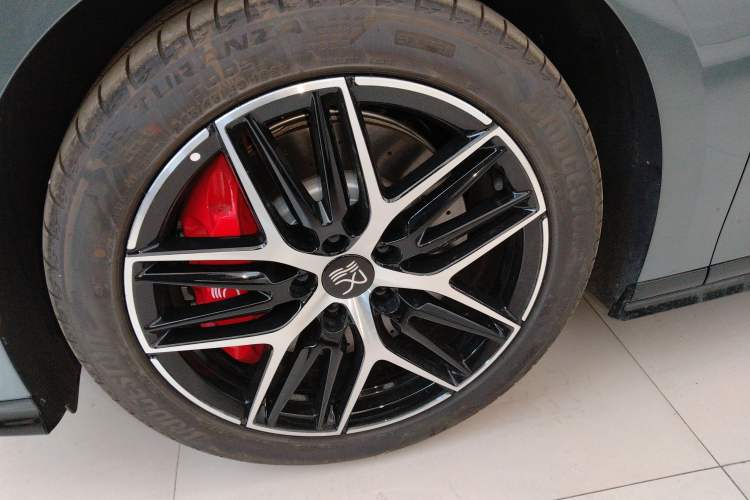 Used BYD Han L 2025 DM-p Four-Wheel-Drive LiDAR Flagship Model
