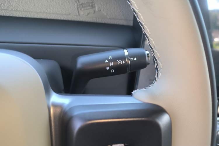 Used  V23 2025 401 Two-Wheel Drive Advanced Edition
