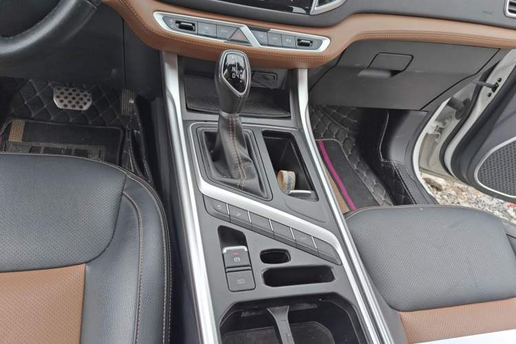 Used Geely Auto Vision X6 2018 1.4T CVT 4G Connected Luxury Version
