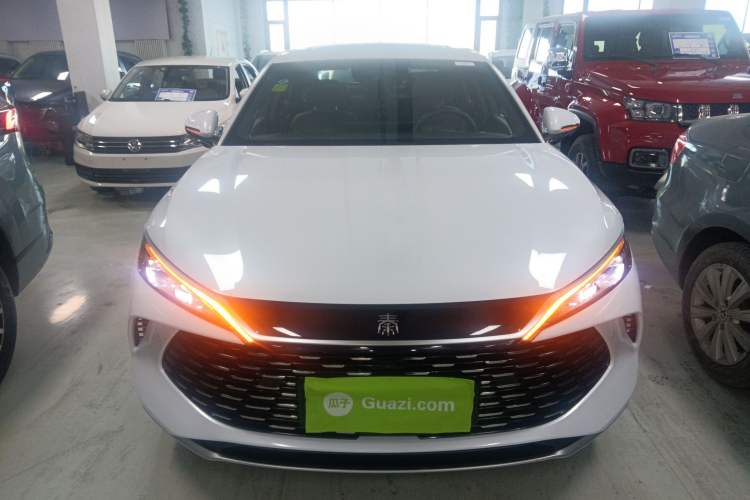 Used BYD Qin L 2025 DM-i Smart Drive 120KM Excellence Model
