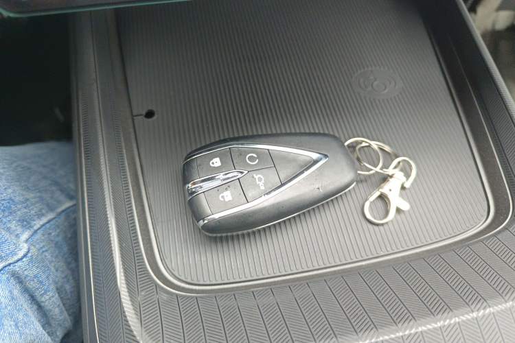 Used Changan Eado 2025 Blue Whale 1.5T 500Bar Prestige Model
