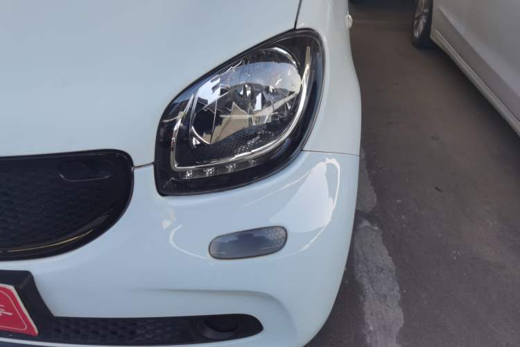 Used  forfour 2016 1.0L 52 kW Passion Edition
