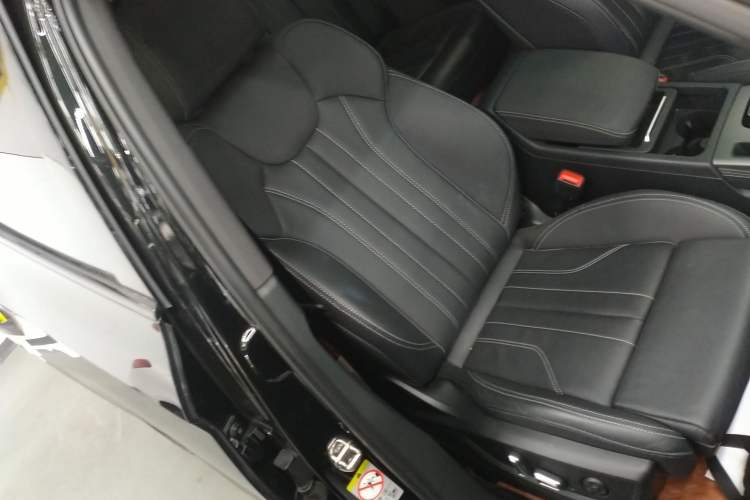 Used Audi Q5L 2023 40T Luxury Dynamic Model
