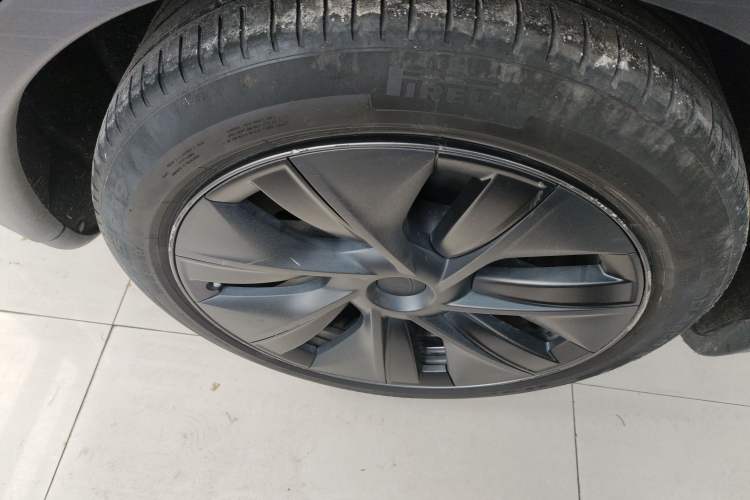 Used Tesla Model Y 2023 Rear-Wheel-Drive Version

