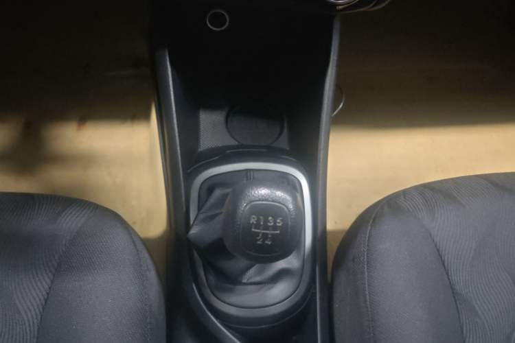 Used Kia K2 2015 Sedan 1.4L MT GLS