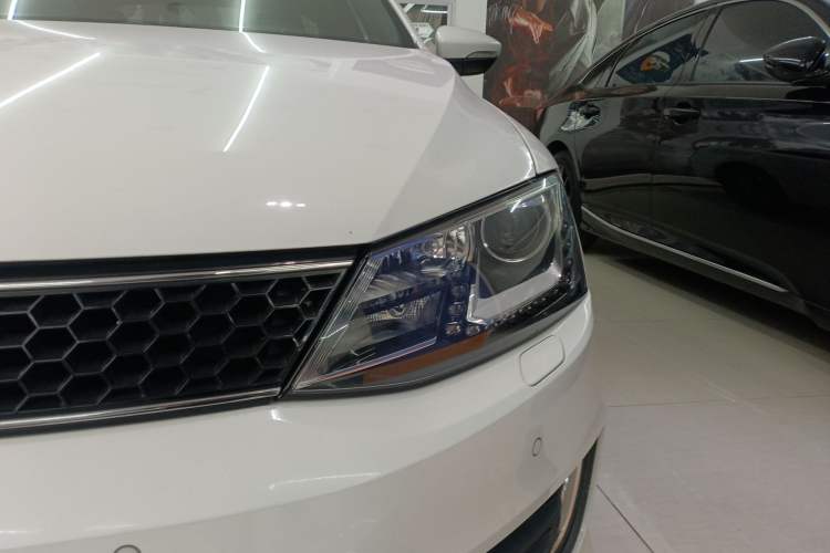 Used Volkswagen Sagitar 2013 2.0 TSI GLI
