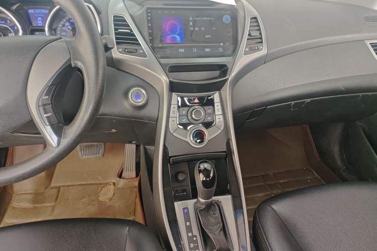 Used Hyundai Elantra 2015 1.6L Automatic Leading Model
