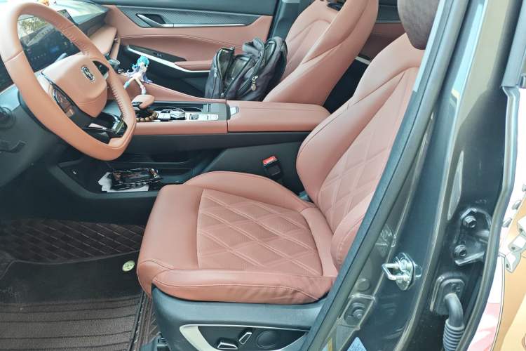 Used Changan CS75 PLUS 2023 3rd Generation 1.5T Automatic Prestige Model
