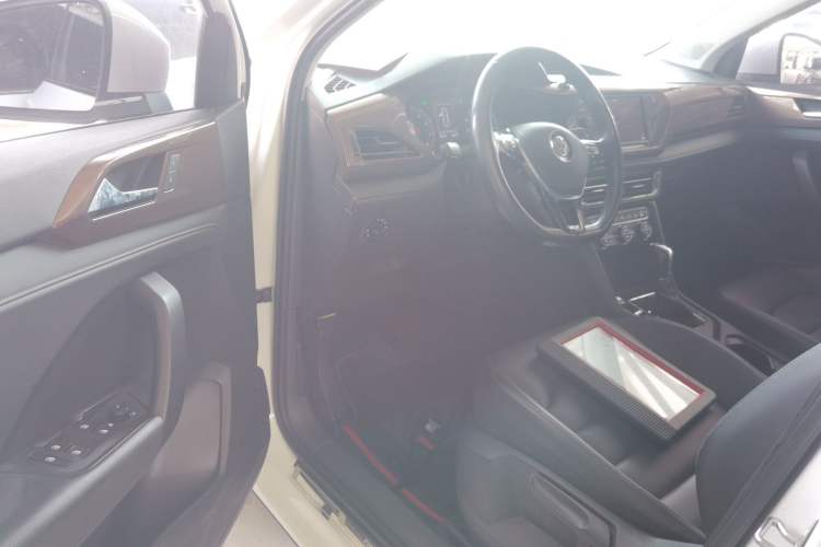 Used Volkswagen Tharu 2019 330TSI Four-Wheel Drive Luxury Edition China VI Standard
