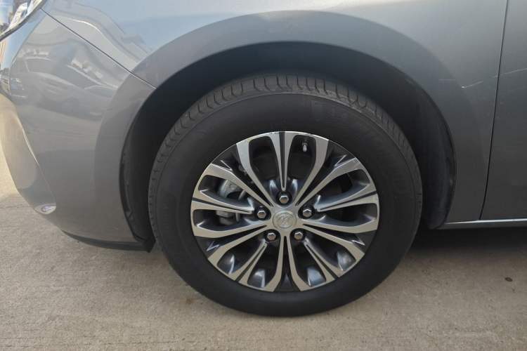 Used Buick GL8 2022 Land Cruiser Executive Class 652T Comfort Model
