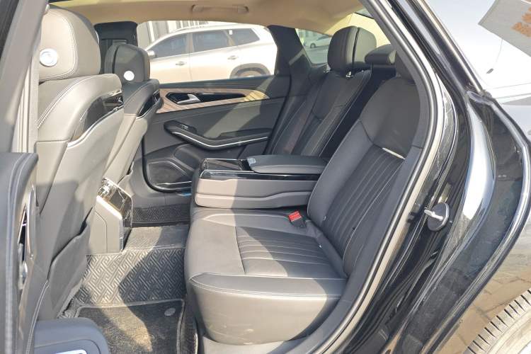 Used Hongqi H9 2023 2.0T Smart Connect Flagship Edition
