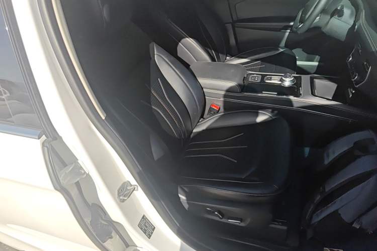 Used Ford Edge 2021 Facelifted PLUS EcoBoost 245 Two-Wheel Drive XLT 7-Seater
