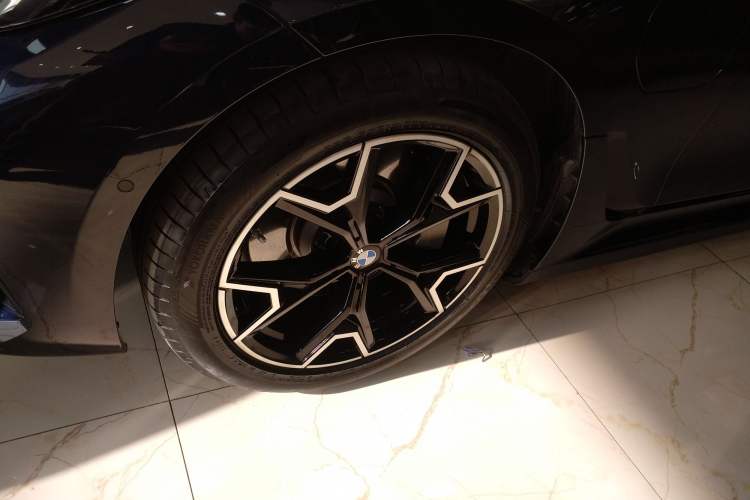 Used BMW i3 2025 eDrive 40 L Midnight Edition
