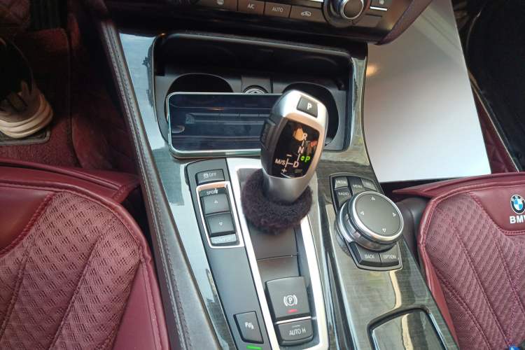 Used BMW 5 Series 2014 525Li Luxury Design Package
