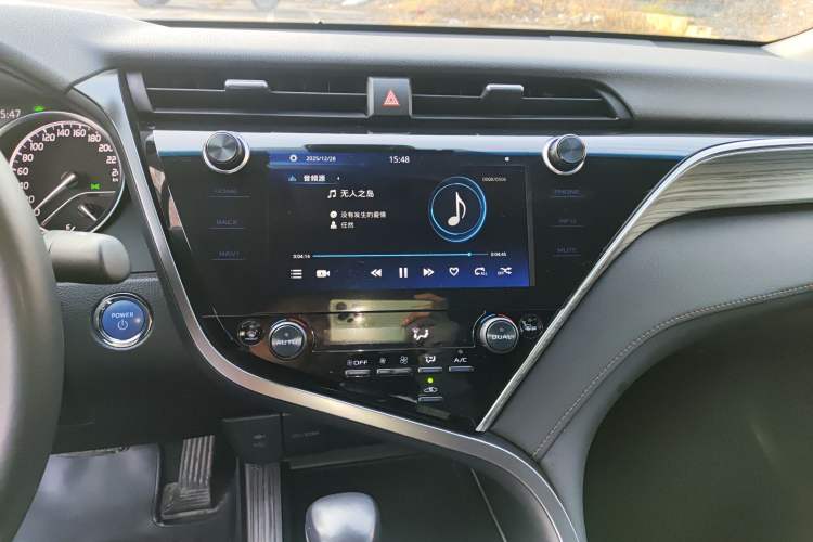 Used Toyota Camry 2019 Dual-Engine 2.5 HG Luxury Edition China VI Standard
