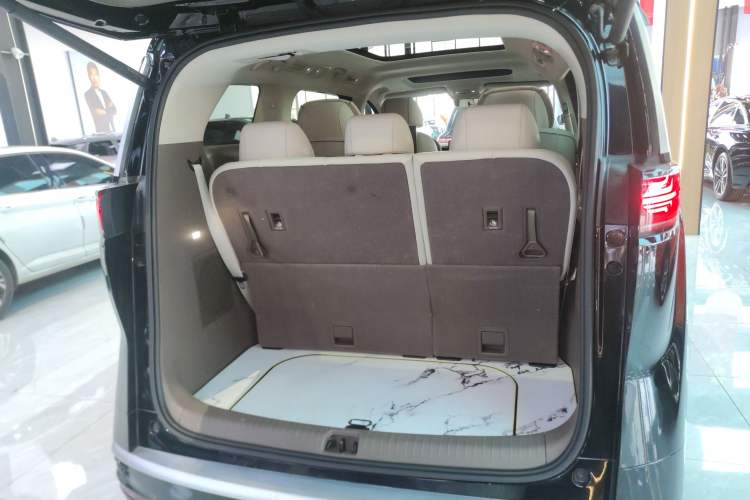 Used Denza D9 2022 DM-i 970 Four-Wheel Drive Prestige Model
