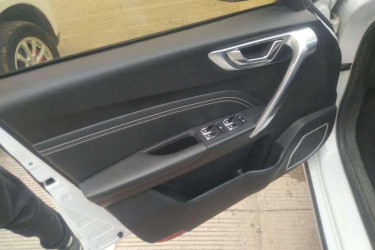 Used Geely Auto Vision X3 2017 1.5L Automatic Prestige Model
