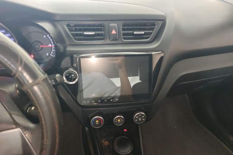 Used Kia K2 2015 Sedan 1.4L MT GLS
