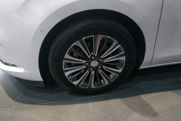 Used Buick GL8 2022 ES Land Cruiser 653T Luxury Model
