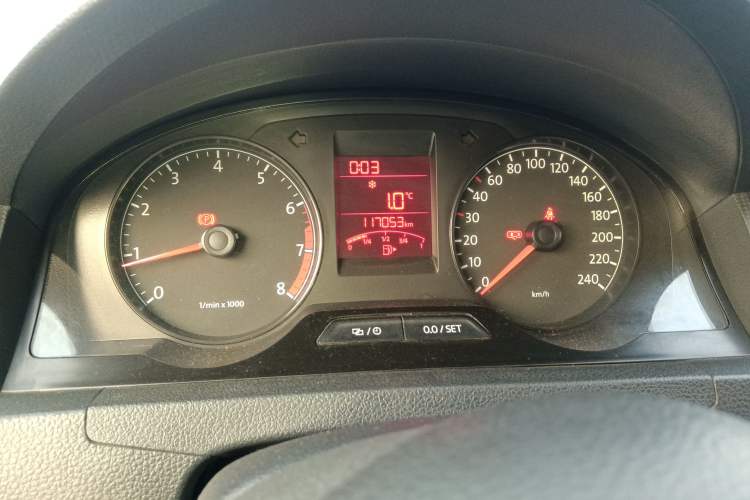 Used Volkswagen Santana 2015 1.6L Manual Fashion Edition
