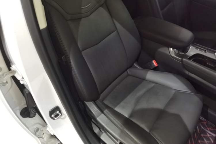 Used Cadillac XT5 2016 25T Luxury Model
