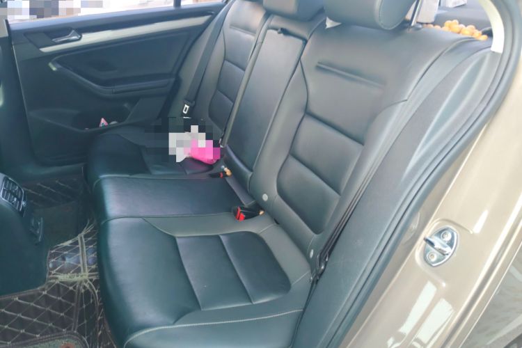 Used Volkswagen Sagitar 2017 230TSI Automatic Comfort Version
