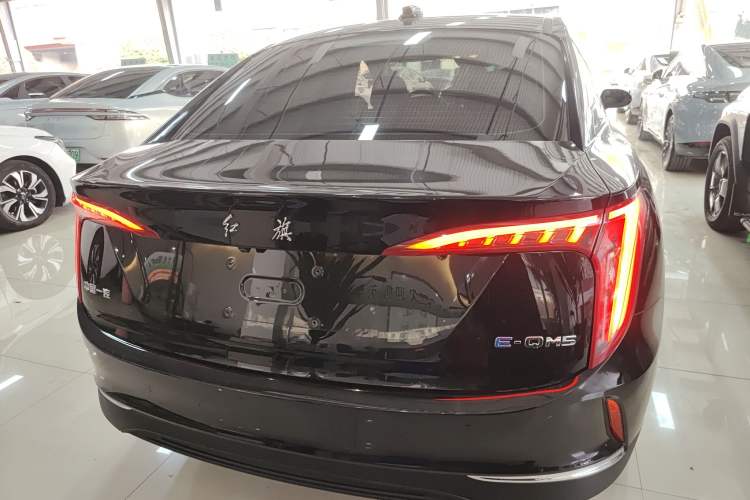 Used Hongqi E-QM5 2022 431 km Charge & Enjoy Edition
