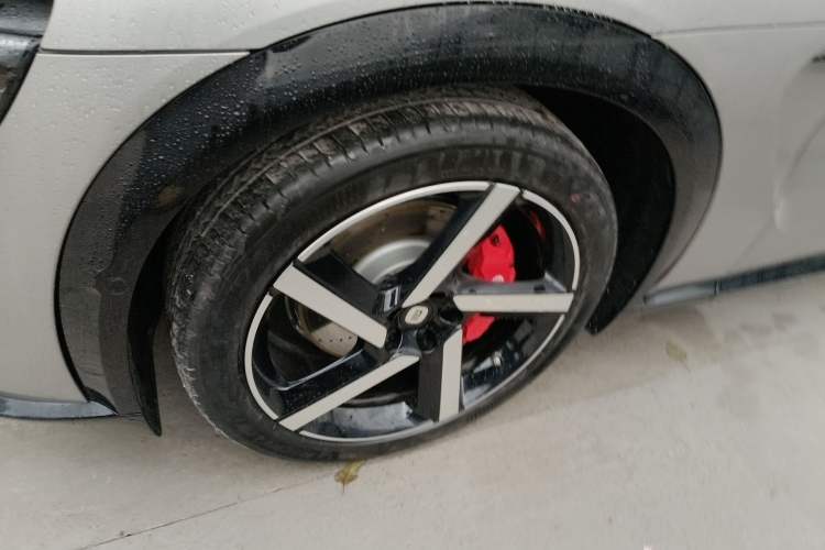 Used  YU7 2025 Ultra-Long Range High-Performance All-Wheel-Drive Max Edition
